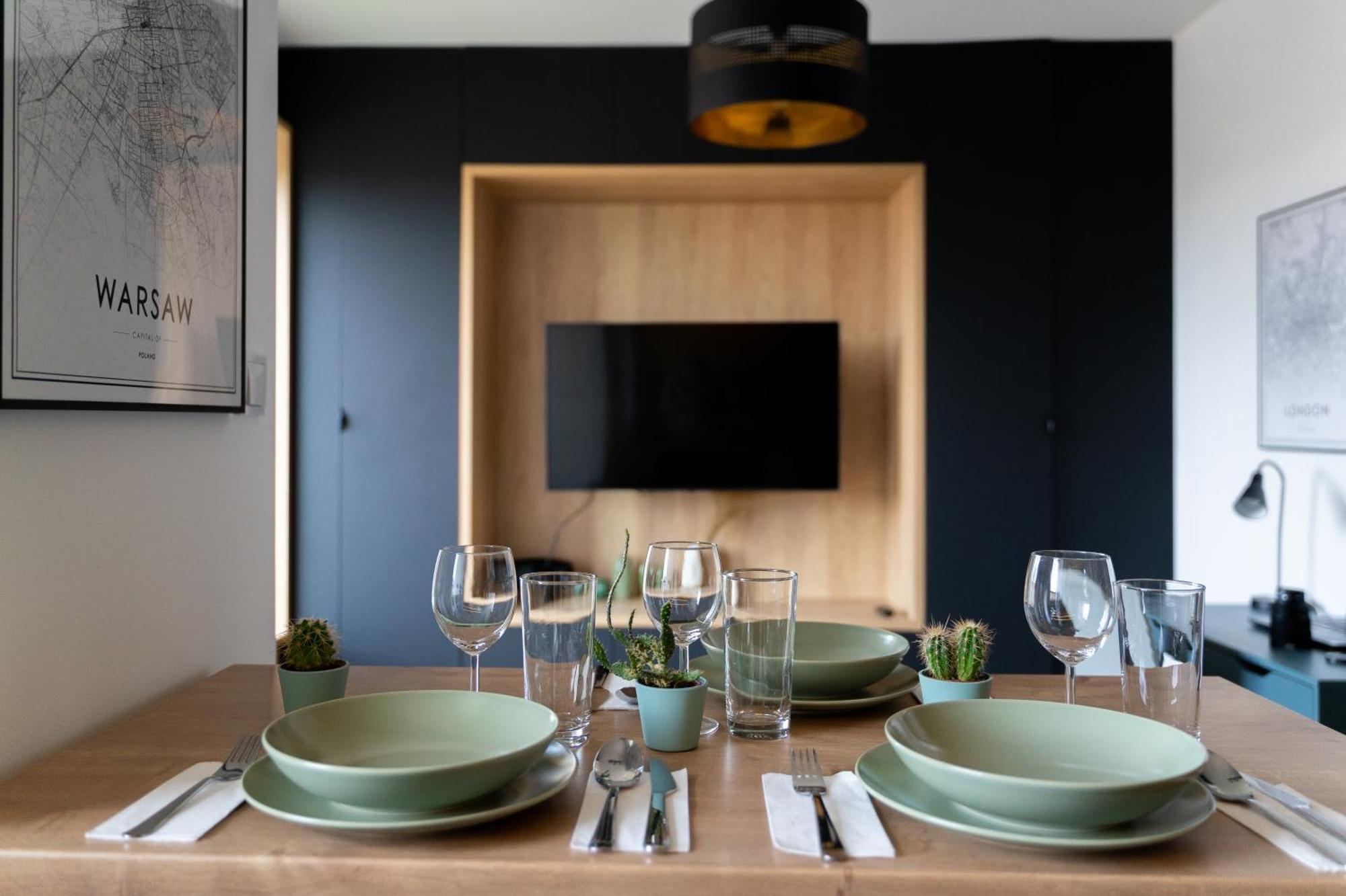 Wola - Balcony&workspace - By Rentujemy Apartment Warschau