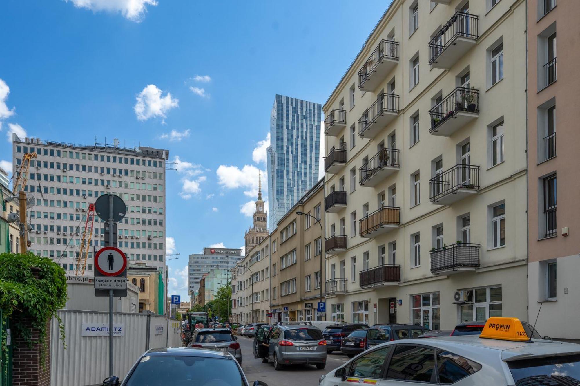 Apartment Wola - Balcony&workspace - By Rentujemy *