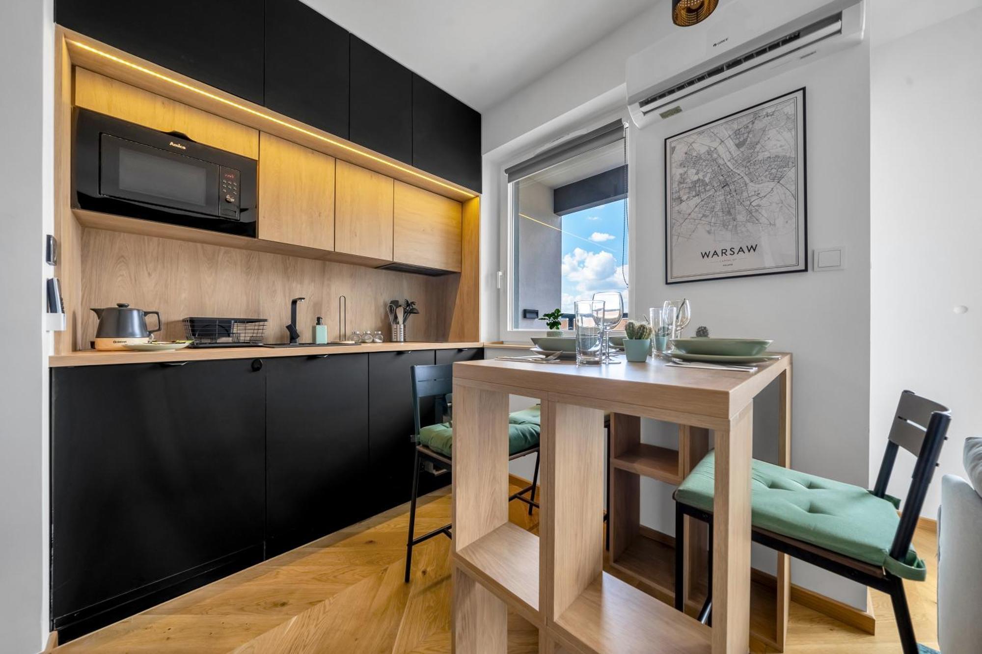 Apartment Wola - Balcony&workspace - By Rentujemy