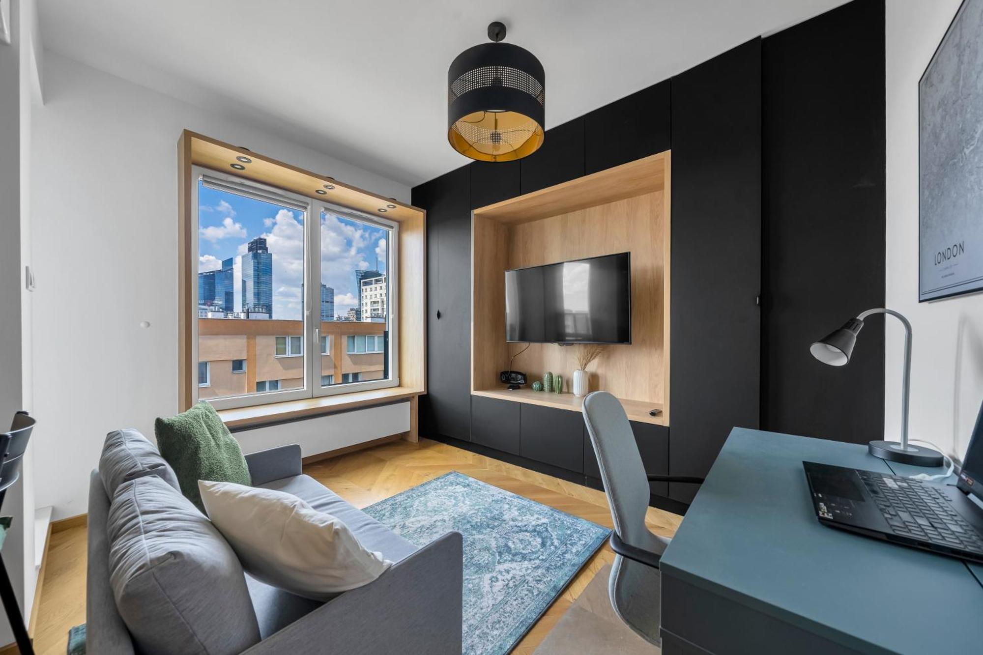 Apartment Wola - Balcony&workspace - By Rentujemy Warschau